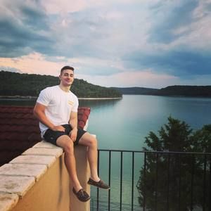 Meet your Posher, Evan